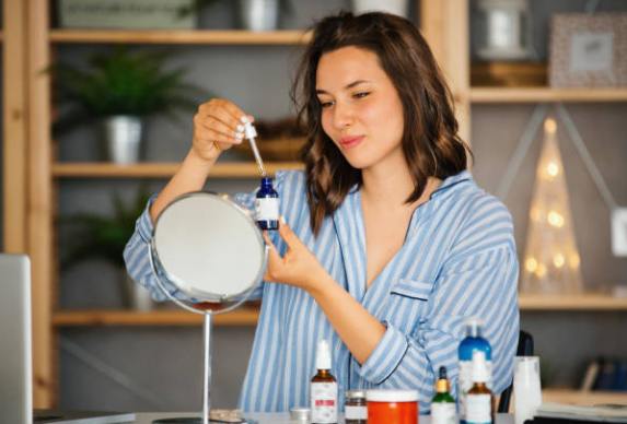 Cómo se utiliza el serum de vitamina C para el rostro
